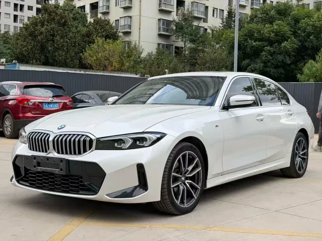 Фотография автомобиля — BMW 3 Series