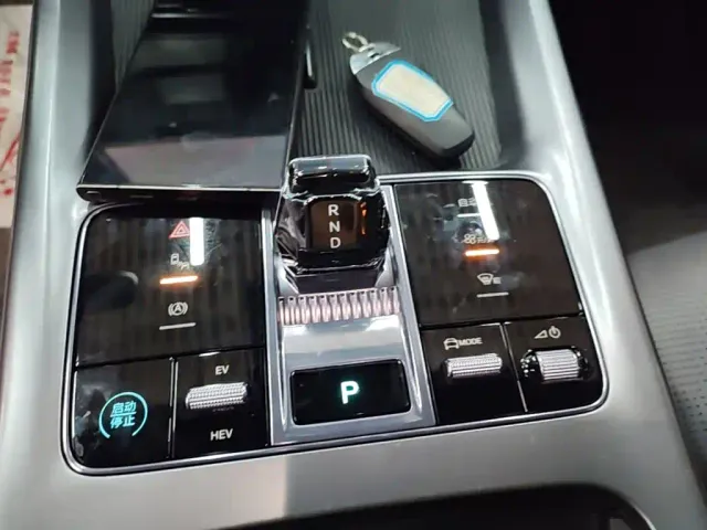 BYD Seal 07 DM-i — Фото автомобиля 13