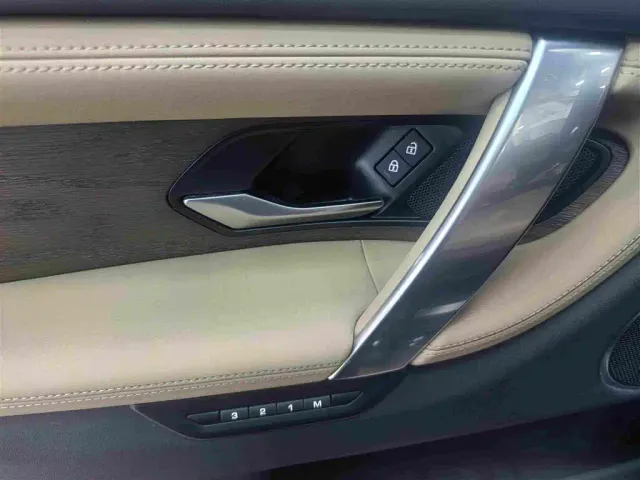 Land Rover Discovery Sport — Фото автомобиля 13