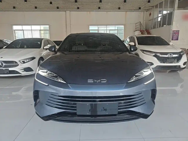 BYD Seal — Фото автомобиля 2