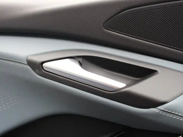 Audi Q6L e-tron — Фото автомобиля 8
