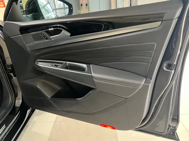 Volkswagen Passat — Фото автомобиля 16