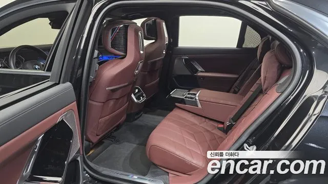 BMW 7 Series — Фото автомобиля 18