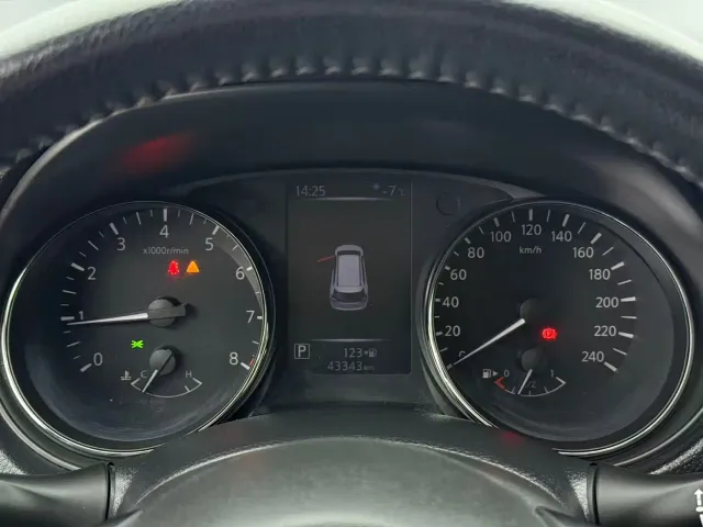 Nissan X-Trail — Фото автомобиля 8