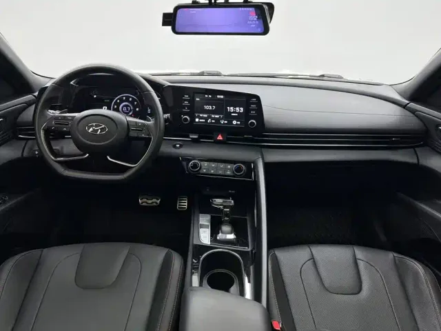 Hyundai Elantra — Фото автомобиля 11