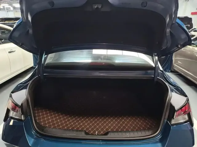 Hyundai Elantra — Фото автомобиля 18