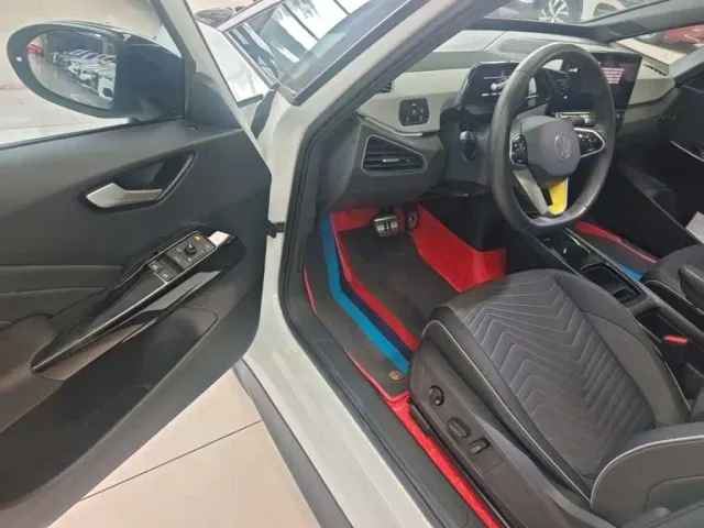 Volkswagen ID.3 — Фото автомобиля 11