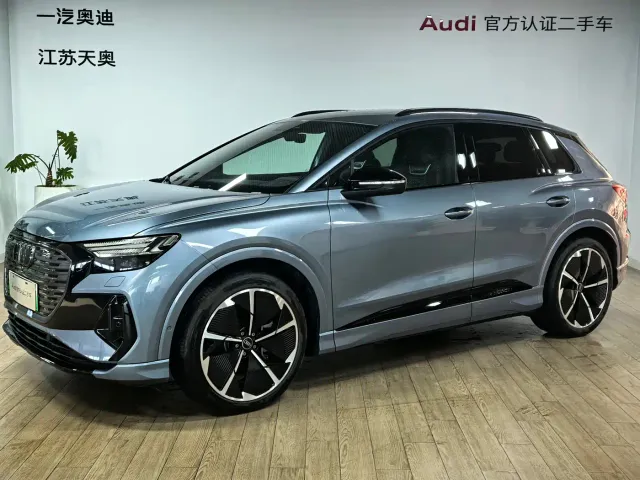 Фотография автомобиля — Audi Q4 e-tron