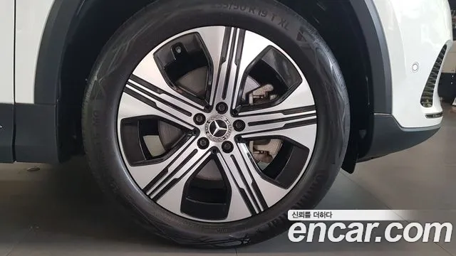 Mercedes-Benz EQA — Фото автомобиля 5