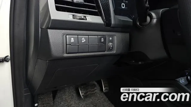 KG_Mobility_Ssangyong Rexton Новый Rexton Sport Khan Дизель 2.2 4WD — Фото автомобиля 26