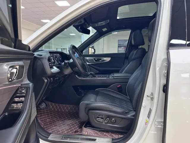 GAC Trumpchi GS8 — Фото автомобиля 4