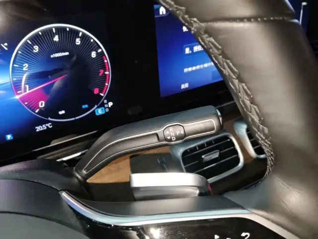 Mercedes-Benz GLE-Class — Фото автомобиля 13