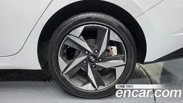 Hyundai Avante CN7 — Фото автомобиля 21