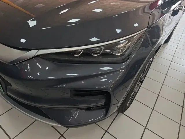 BYD Tang — Фото автомобиля 23