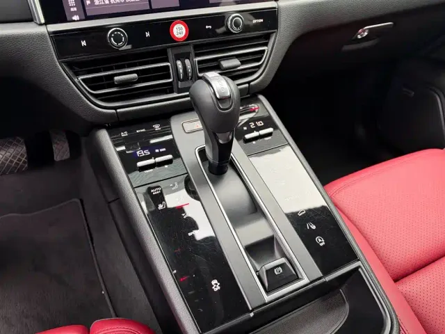 Porsche Macan — Фото автомобиля 12