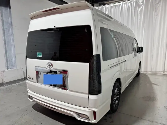 Toyota HIACE — Фото автомобиля 4