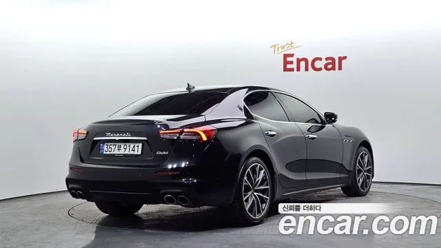 Maserati Ghibli — Фото автомобиля 2