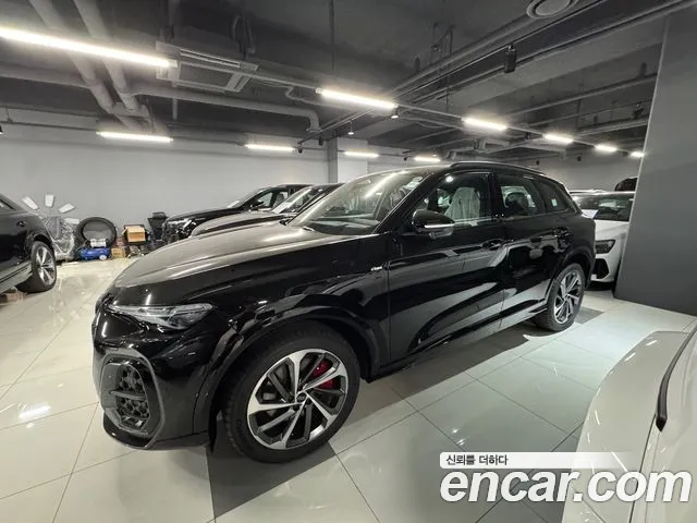 Audi Q5 40 TDI quattro S Line Black Edition — Фото автомобиля 2