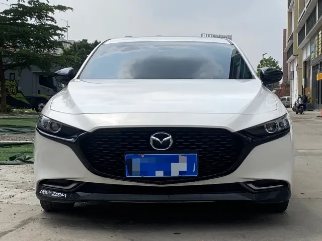 Mazda Axela — Фото автомобиля 2