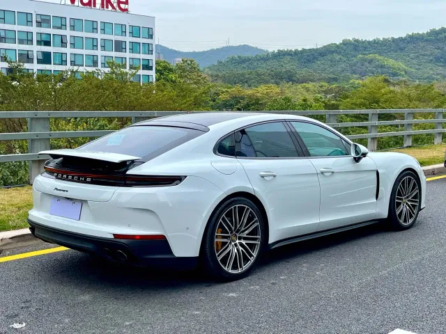 Porsche Panamera — Фото автомобиля 6
