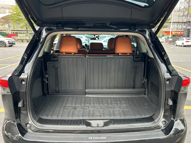 Toyota Highlander — Фото автомобиля 23