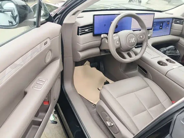 IM Motors LS6 — Фото автомобиля 15