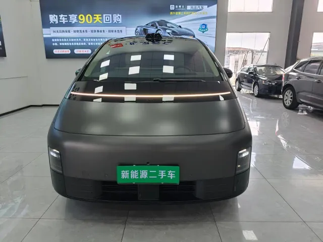 Li Auto MEGA — Фото автомобиля 2