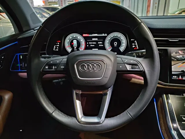 Audi Q7 — Фото автомобиля 18