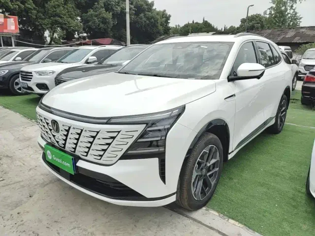Фотография автомобиля — Changan CS75 Plus