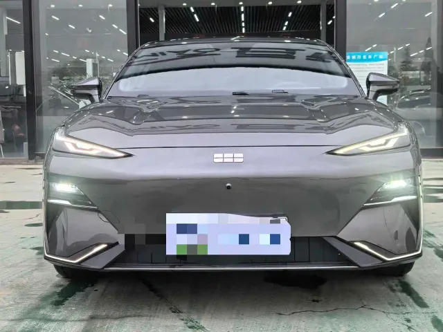 Geely Galaxy E8 — Фото автомобиля 2