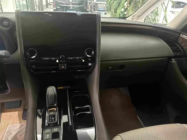 Toyota Vellfire — Фото автомобиля 9