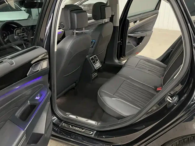 Volkswagen Passat — Фото автомобиля 17