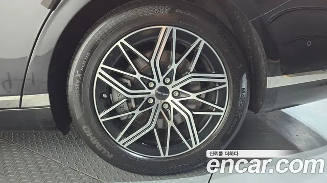 Genesis G90 Бензин 3.5 турбо AWD — Фото автомобиля 19