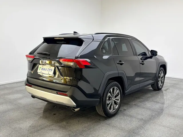 Toyota RAV4 — Фото автомобиля 20