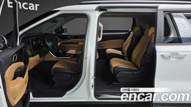 Kia Carnival Generation 4 — Фото автомобиля 16