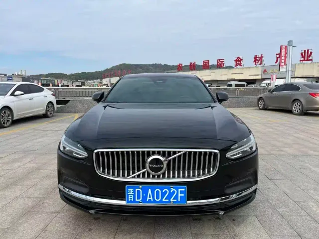 Volvo S90 — Фото автомобиля 2