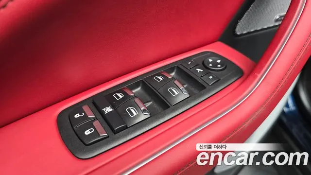 Maserati Levante — Фото автомобиля 30