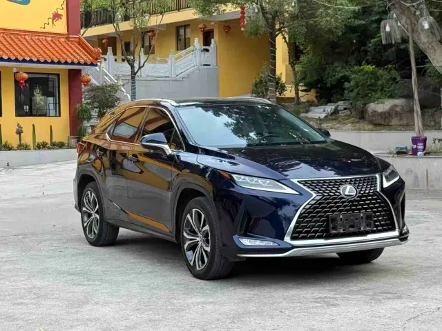 Фотография автомобиля — Lexus RX