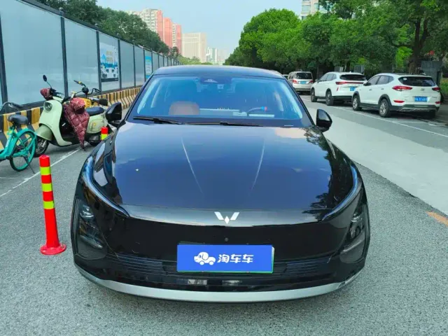 Wuling Starlight — Фото автомобиля 2