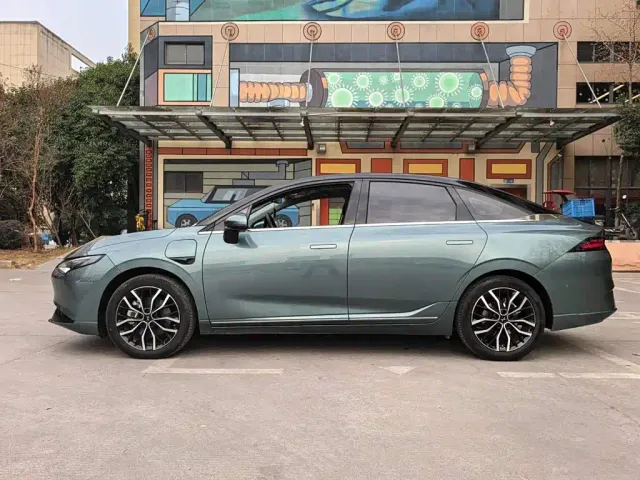 Xpeng P5 — Фото автомобиля 15