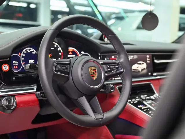 Porsche Panamera — Фото автомобиля 12