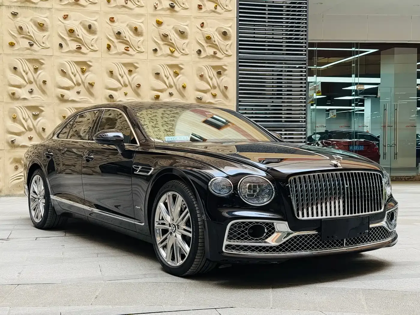 Bentley Flying Spur Plug-in Hybrid 2022 2.9T V6 Hybrid — Фото автомобиля 3