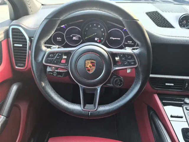 Porsche Cayenne — Фото автомобиля 14