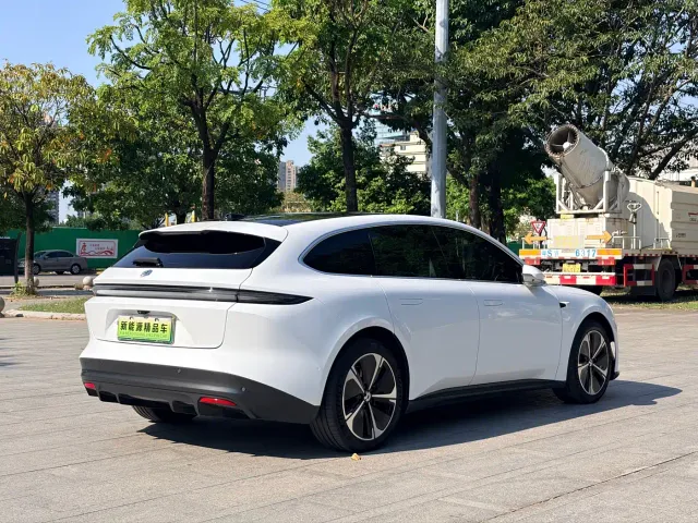 Nio ET5 Touring — Фото автомобиля 5