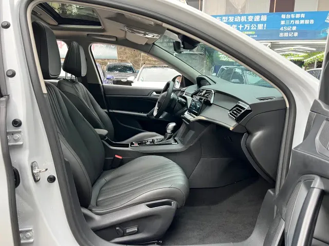Peugeot 408 — Фото автомобиля 10