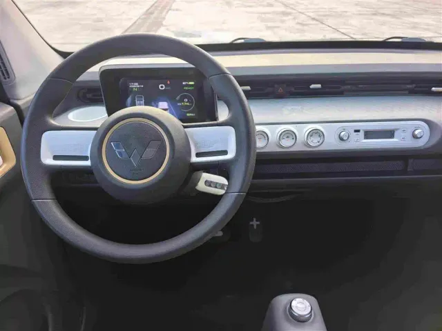 Wuling Hongguang Mini EV — Фото автомобиля 10