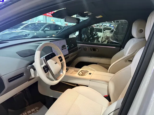 Li Auto i6 — Фото автомобиля 2