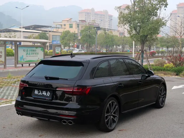 Audi S4 — Фото автомобиля 3