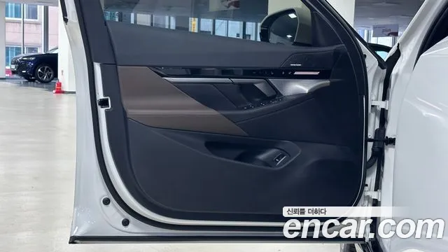 BMW 5 Series G60 — Фото автомобиля 13