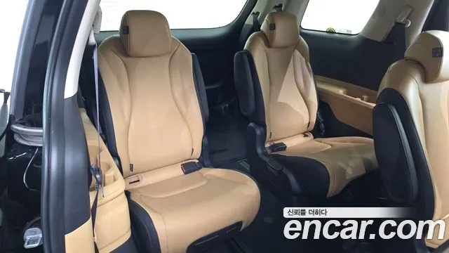 Kia Canival — Фото автомобиля 3
